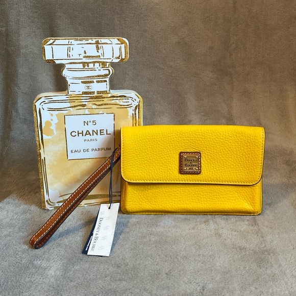 💛DOONEY & BOURKE💛Sunset Lot Pebble Grain Milly Wristlet/NWT - Picture 1 of 9